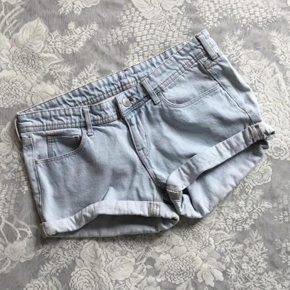 H&M | Roll Cuff Shorts - Picture 1 of 6
